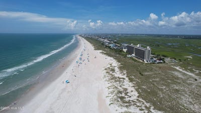 /international/us/2700-n-lumina-avenue-wrightsville-beach-nc-110101039387/