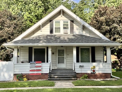 /international/us/703-main-st-sanborn-ia-110108477520/