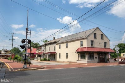 /international/us/30-w-bridge-street-new-hope-pa-110106671391/