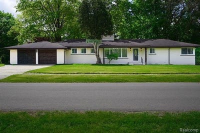 /international/us/19041-bungalow-drive-lathrup-village-mi-110107909509/