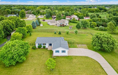 /international/us/17213-van-buren-street-ne-ham-lake-mn-110108343493/