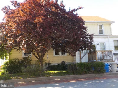 /international/us/30-s-peace-alley-elizabethtown-pa-110107958329/