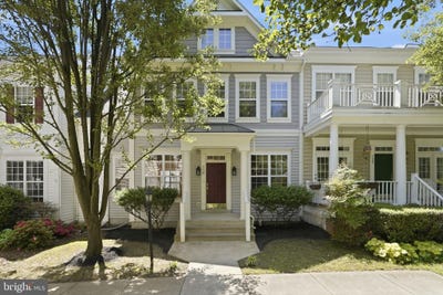 /international/us/530-gentlewood-square-purcellville-va-110107850516/