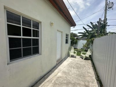 /international/us/445-ne-109th-street-miami-fl-110106524603/