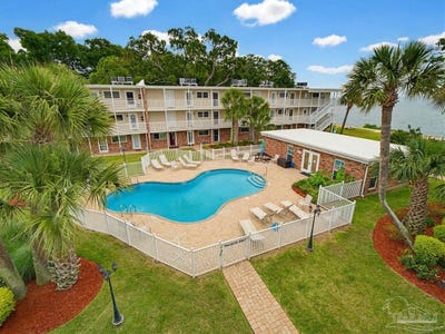 /international/us/710-scenic-hwy-pensacola-fl-110107819132/