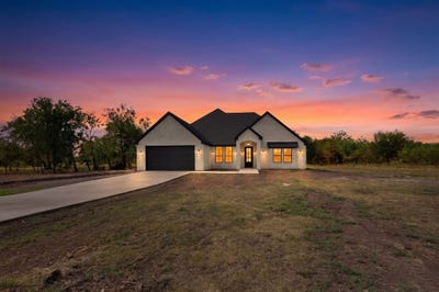 /international/us/205-cool-springs-circle-corsicana-tx-110119439248/