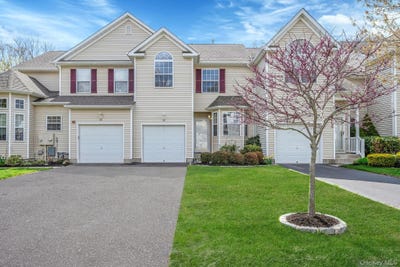 /international/us/23-cranberry-circle-medford-ny-110107512467/