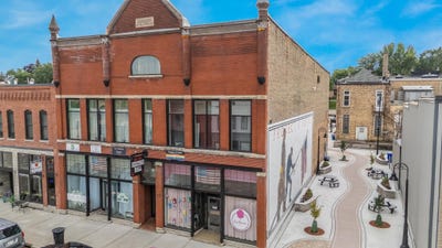 /international/us/139-e-2nd-street-kaukauna-wi-110101262753/?lang=en