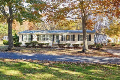 /international/us/45-oak-drive-north-hampton-nh-110106680956/