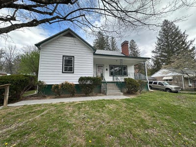 /international/us/292-rowan-rd-white-sulphur-springs-wv-110107475701/