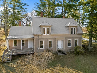 /international/us/247-winthrop-center-road-winthrop-me-110107631116/