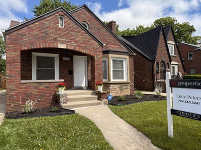 /international/us/16513-chandler-park-drive-detroit-mi-110099149628/