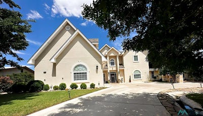 /international/us/1608-n-26th-street-road-artesia-nm-110100680423/