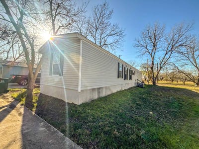 /international/us/156-oak-st-maxwell-tx-110108020633/