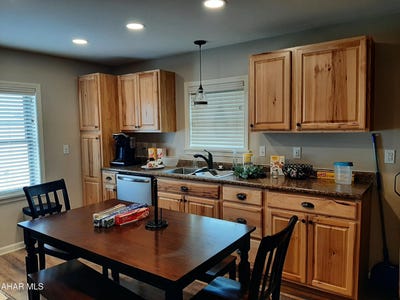 /international/us/211-laurel-avenue-cresson-pa-110098992328/?lang=en