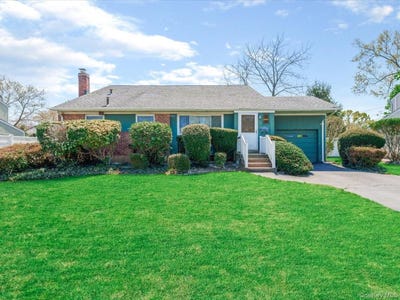 /international/us/24-jerold-street-plainview-ny-110107693017/