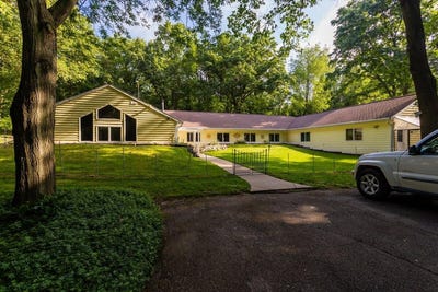/international/us/3900-dursum-avenue-ne-ada-mi-110100865379/