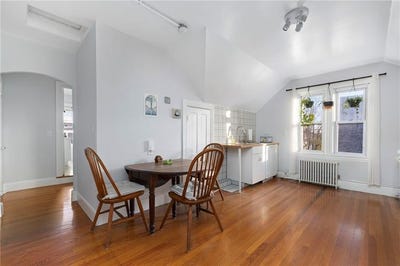 /international/us/377-hope-street-providence-ri-110107439574/