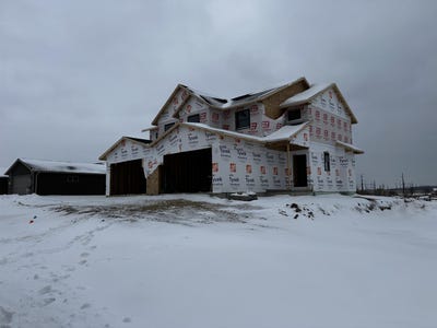 /international/us/2614-northpoint-drive-new-london-wi-110105087916/