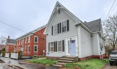 /international/us/14-chestnut-street-pittsfield-nh-110107776925/
