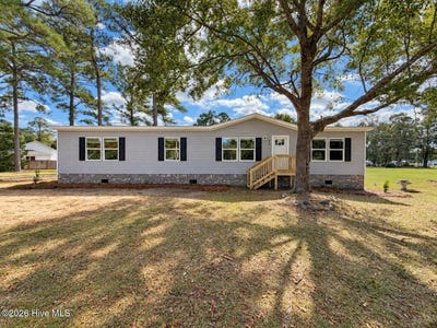 /international/us/809-garner-drive-newport-nc-110120416830/