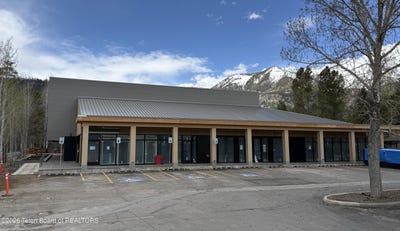 /international/us/4030-w-lake-creek-drive-wilson-wy-110107253746/