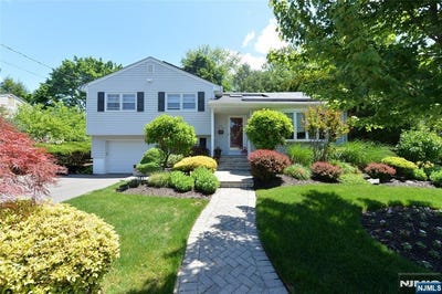 /international/us/14-29-lucena-drive-fair-lawn-nj-110108540240/