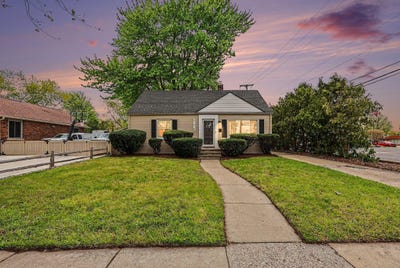 /international/us/21516-madison-street-saint-clair-shores-mi-110107823704/