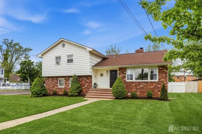 /international/us/179-buckelew-avenue-jamesburg-nj-110108058775/