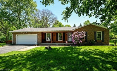 /international/us/614-n-hidden-valley-road-cuyahoga-falls-oh-110108228248/