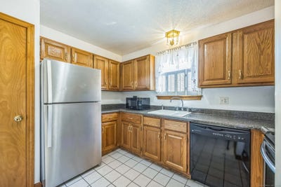 /international/us/757-lake-avenue-bristol-ct-110099828762/