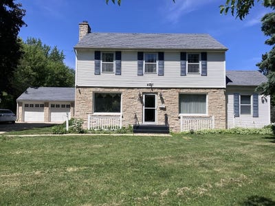 /international/us/4207-bainbridge-street-monona-wi-110108929955/