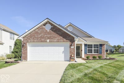 /international/us/1031-lincoln-park-w-drive-greenwood-in-110120462934/