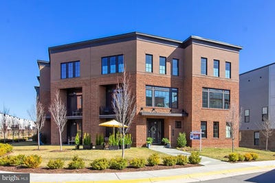 /international/us/23109-cottonwillow-square-brambleton-va-110100163013/