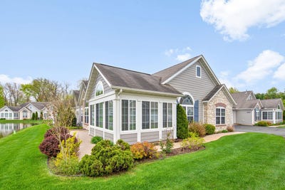 /international/us/2853-villa-lane-benton-harbor-mi-110107796862/