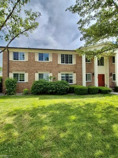 /international/us/22870-e-9-mile-saint-clair-shores-mi-110108480246/