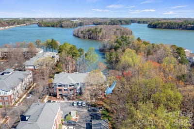 /international/us/714-northeast-drive-davidson-nc-110106526368/
