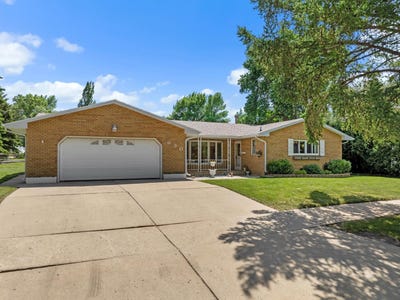 /international/us/630-10th-ave-minot-nd-110108705924/