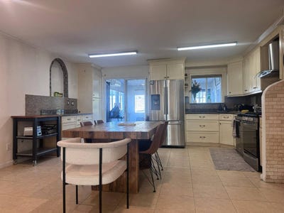 /international/us/2115-e-70-brooklyn-ny-110106309204/