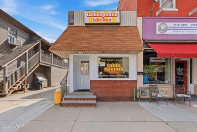 /international/us/933-main-street-honesdale-pa-110110055998/