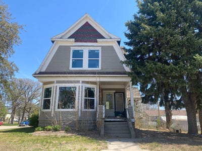 /international/us/540-n-10th-ave-broken-bow-ne-110107500885/