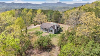 /international/us/5580-warring-ln-roanoke-va-110119785440/