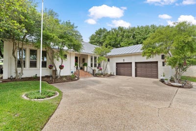 /international/us/106-southern-spur-horseshoe-bay-tx-110107314064/