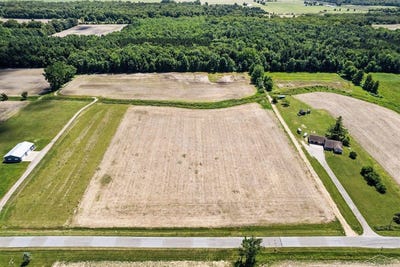 /international/us/s-fenmore-road-merrill-mi-110109062849/