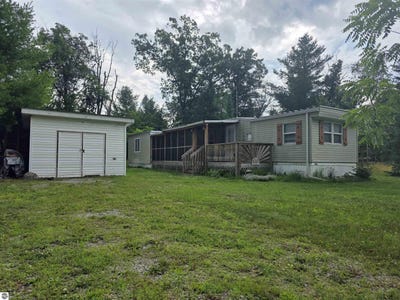 /international/us/3341-bert-street-south-branch-mi-110109455019/