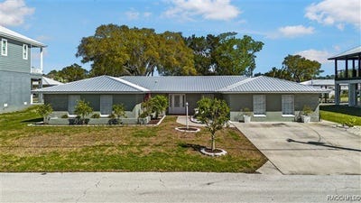 /international/us/3929-n-sagomon-point-crystal-river-fl-110100381276/