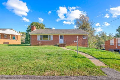 /international/us/917-grove-ln-staunton-va-110120863756/