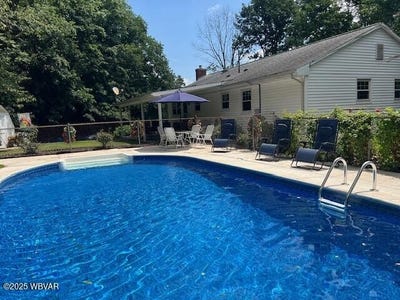 /international/us/1600-overbrook-road-williamsport-pa-110099519725/