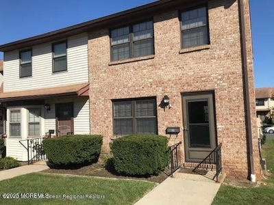 /international/us/101-village-green-way-hazlet-nj-110100922359/