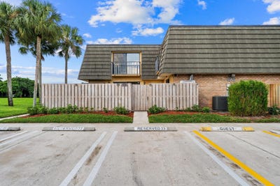 /international/us/2410-24th-way-west-palm-beach-fl-110108584553/